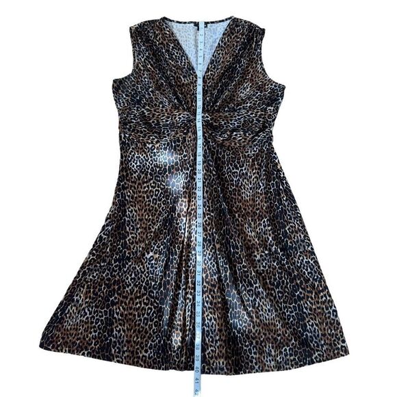 east 5th Animal Print Front Ruched Dress - Picture 11 of 13